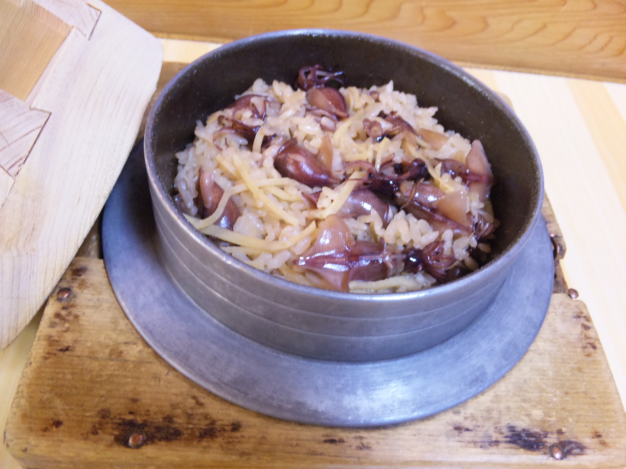 ホタルイカの釜めし