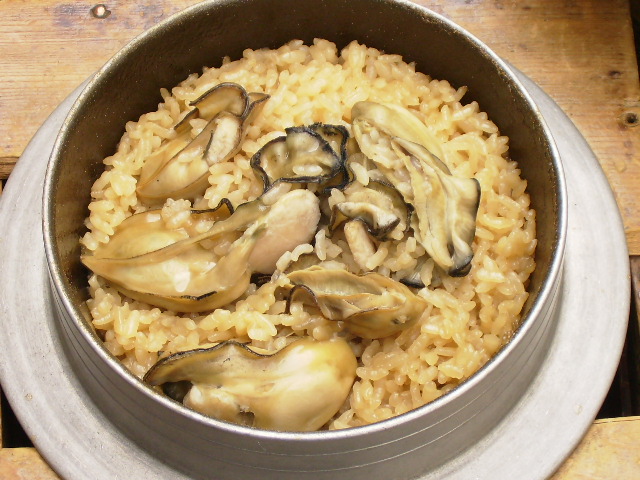 牡蠣の釜めし